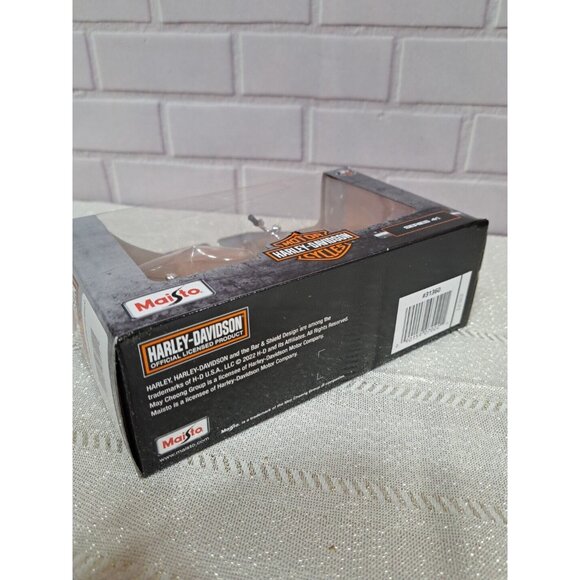 Maisto Harley-Davidson H-D Custom Series 41 1984 FXST Softail 1:18 Motorcycle - Picture 8 of 8